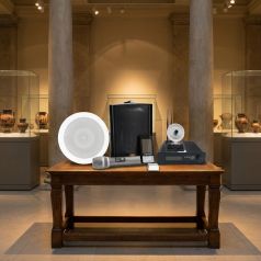 鹰米多通道分区讲解系统：多团队接待的“静音结界”神器